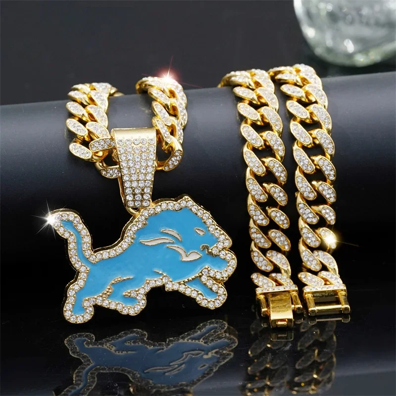 

Hip Hop Blue Lions Pendant Pave Rhinestone Crystal Necklace With Big Miami Cuban Chain Choker Party Wear Jewelry For Men Women