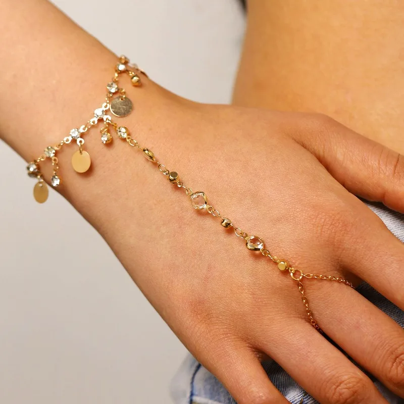 

Fashion sequins, tassels, finger bracelets, personalized diamond studded finger chains, versatile accessories