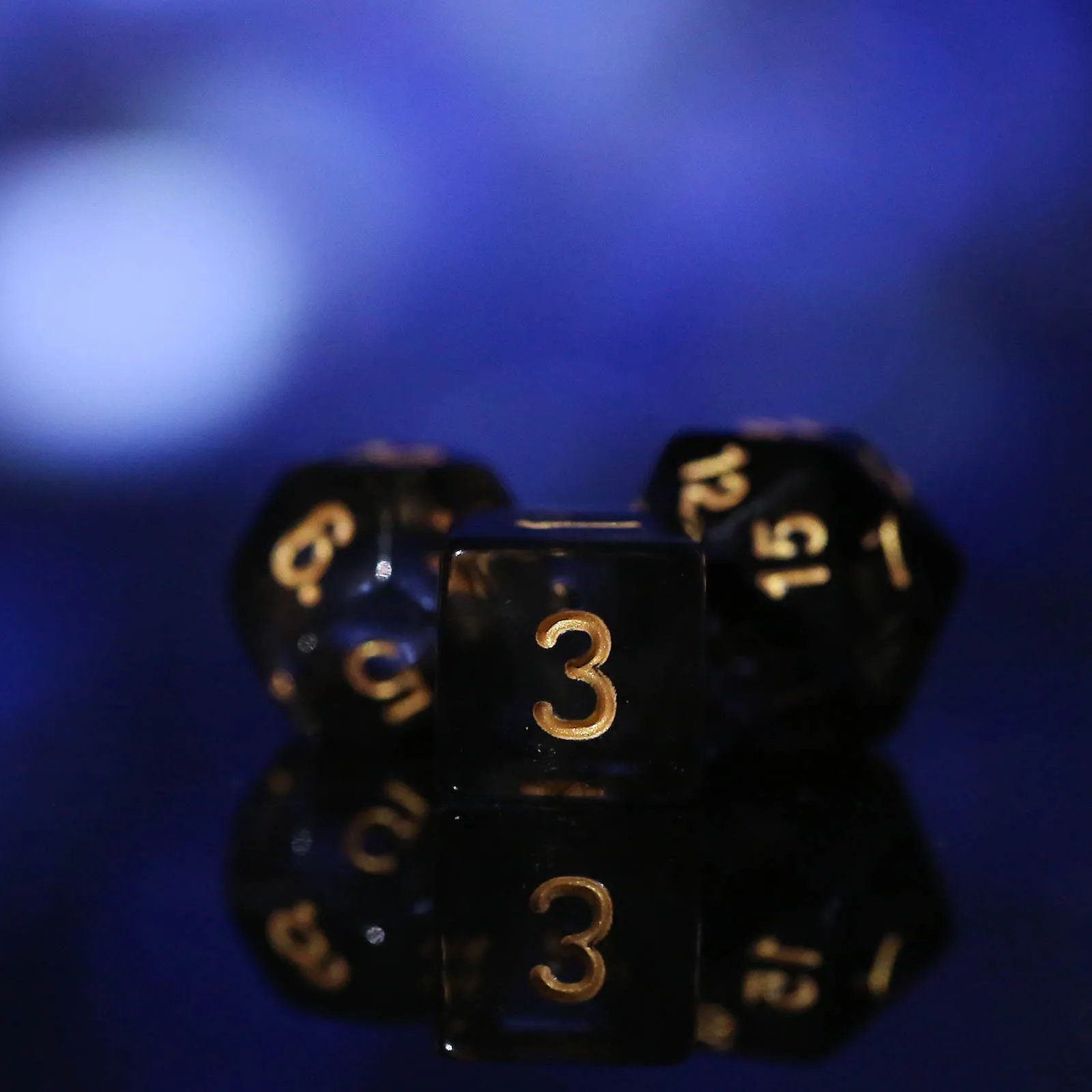 ลูกเต๋าเกมมีสองสี7ชิ้นลูกเต๋าทำนายแบบแวววาวลูกเต๋าโหราศาสตร์สำหรับเครื่องมือตลก