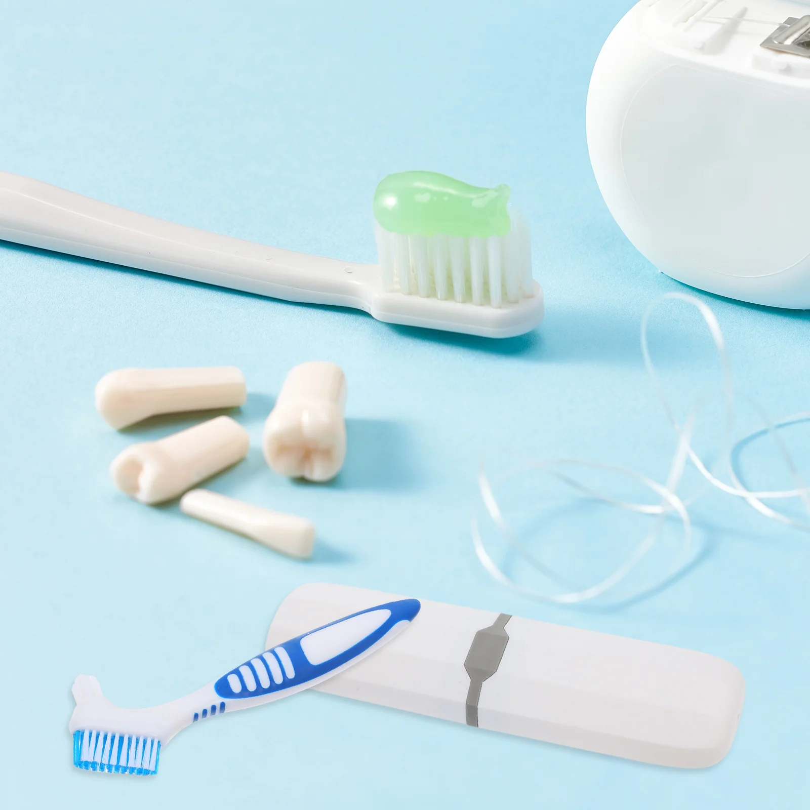 1 Set reisefreundliches Prothesenbürsten-Set mit Schutzhülle, tragbarer Zahnbürstenhalter für Oral Essential unterwegs