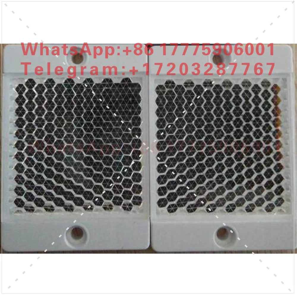 Lao Yizhen E mirror reflection photoelectric switch, reflector TKS 50 * 50/TKS 40 * 60 new original