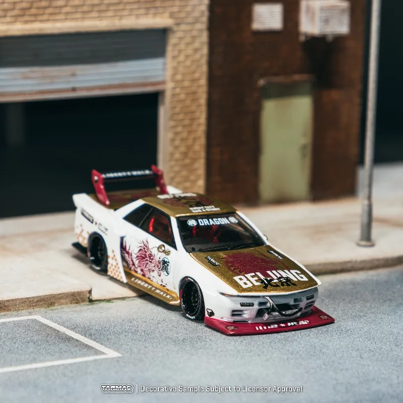 

Pre-sale TW 1:64 R32 Skyline Special Edition LB Alloy Car Model