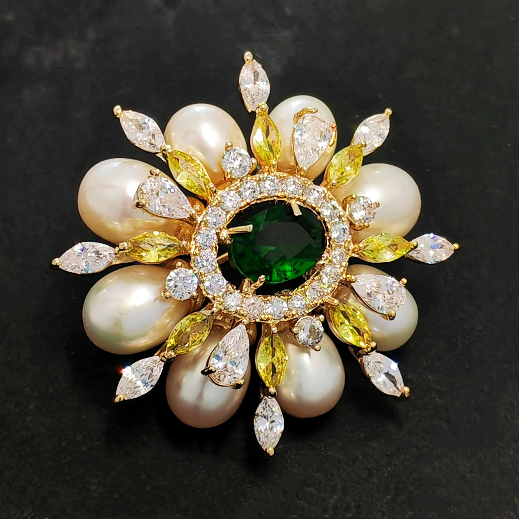 Elegant Vintage Burst Accent Pearl and Green Oval Flower Brooch Pin Wedding Party Accessory image 4