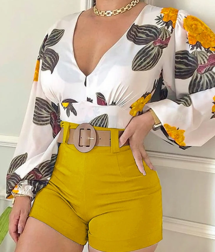 

Women's Summer Looks Floral Print Blouse and High-Waisted Shorts Set Puff Sleeves Set
