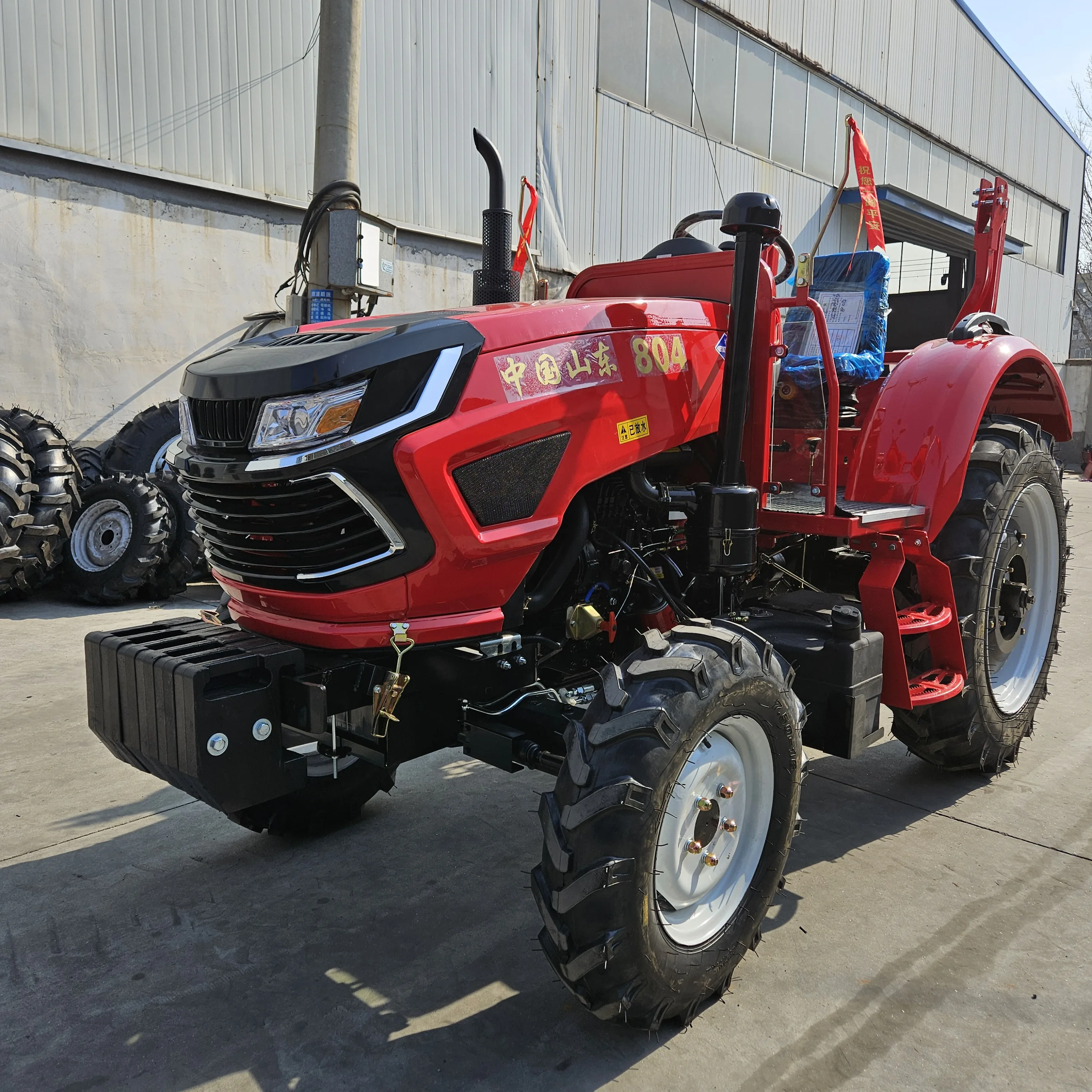 4WD 4x4 الديزل جرار زراعي 80-120HP الطاقة المقدرة آلات ذات عجلات متعددة الوظائف مع مكون المحرك الأساسي