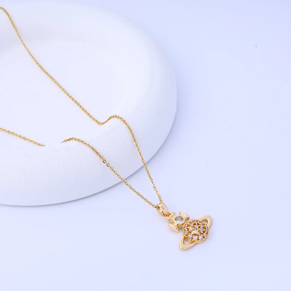 The new versatile high-end drop shape pendant necklace women's light luxury niche accessories factory direct sales