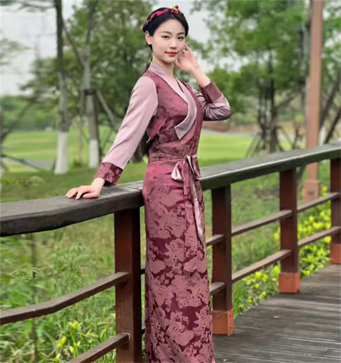 Chinese style Tibetan costume Tibetan ethnic style