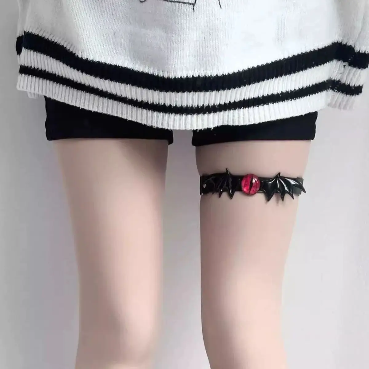 Y2K dark style heart-shaped leg accessory, devil's eye heart-shaped leg ring, multifunctional thigh strap Lolita