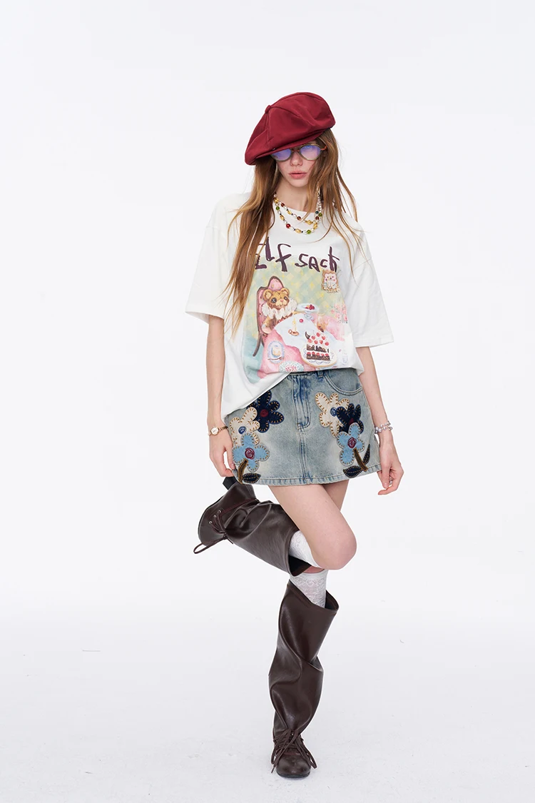 ELFSACK Women's Sweet Short Sleeve Graphic Tee with Cute Print, T-Shirt with Multiple Color Options, Loose Casual Autumn Top