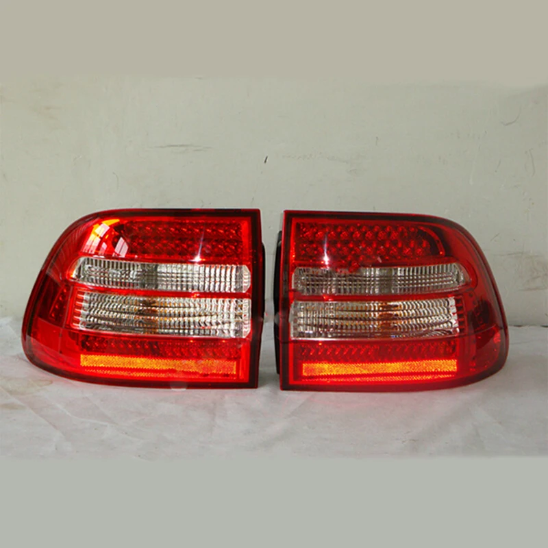 1 Pair For Porsche For Cayenne LED Rear Light Tail Lamp Assembly Red White Color 2003-2007 Year