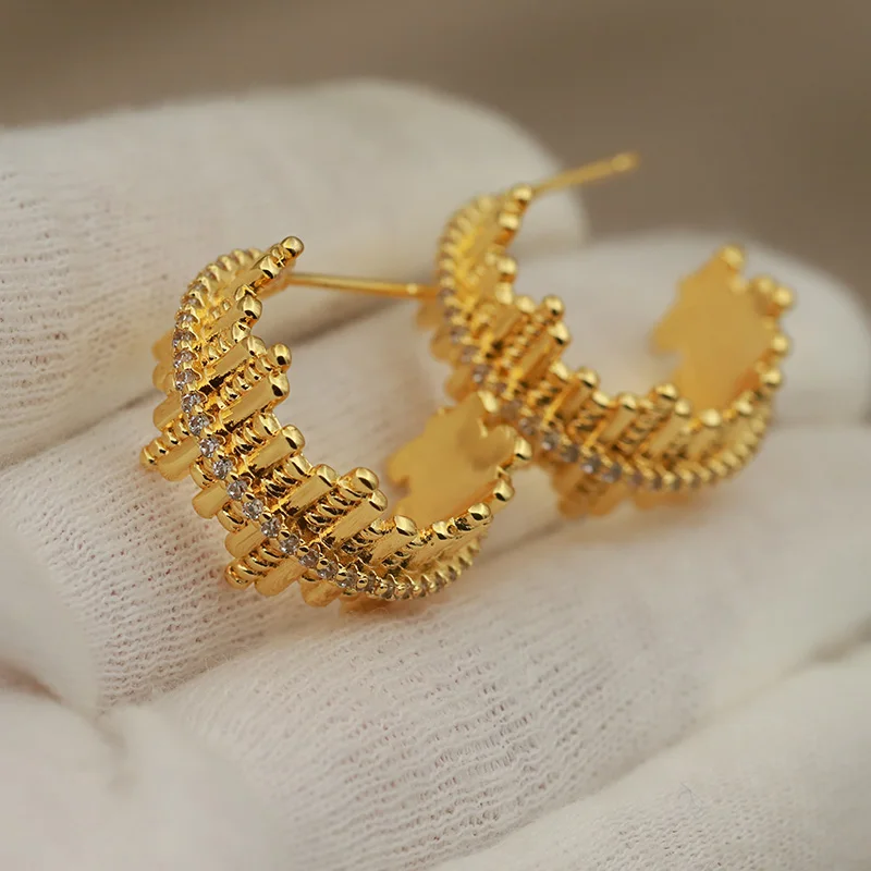 New Sight Design Crystal Irregular Stud Earrings for Women Fashion Brand Jewelry Unique Zirconia C Shaped Earrings
