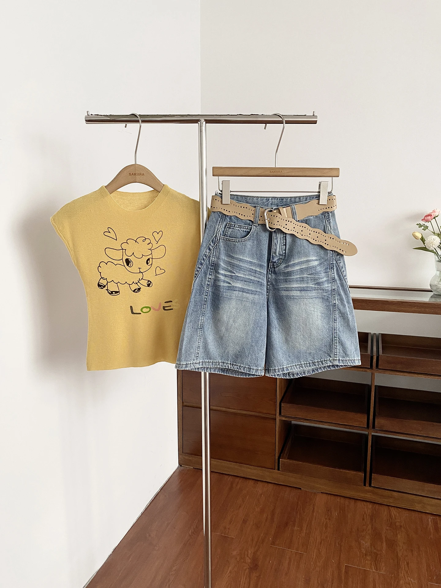 

High Waist Versatile Commuter Denim Jeans Women's Belted Summer 2026 Korean Style Slimming Wide Leg Pants