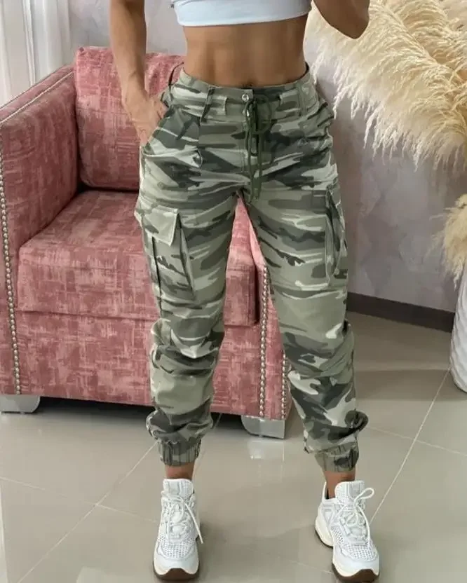Camouflage-Druck-Cargohose mit Kordelzug und Taschendesign, 2022, modische Damenhose