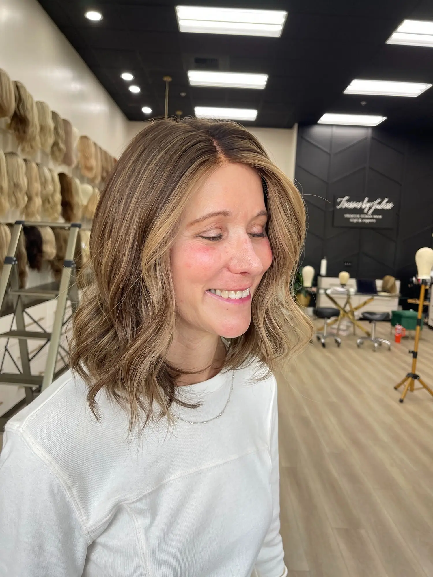 شعر مستعار بوب مموج كراميل بني للنساء، جزء مجاني، شعر مستعار صناعي مقاوم للحرارة، يبحث خط شعر طبيعي للحفلات اليومية المستخدمة