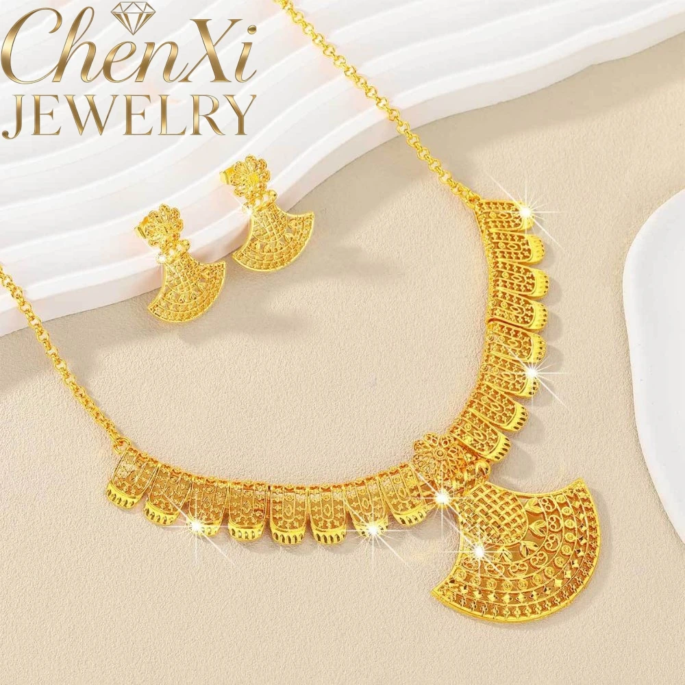 Sand Gold Perforated Fan-Shaped Floral Pendant Elaborately Decorative Focal Piece Easy-Pairing Accessory For Casual Holiday Gift