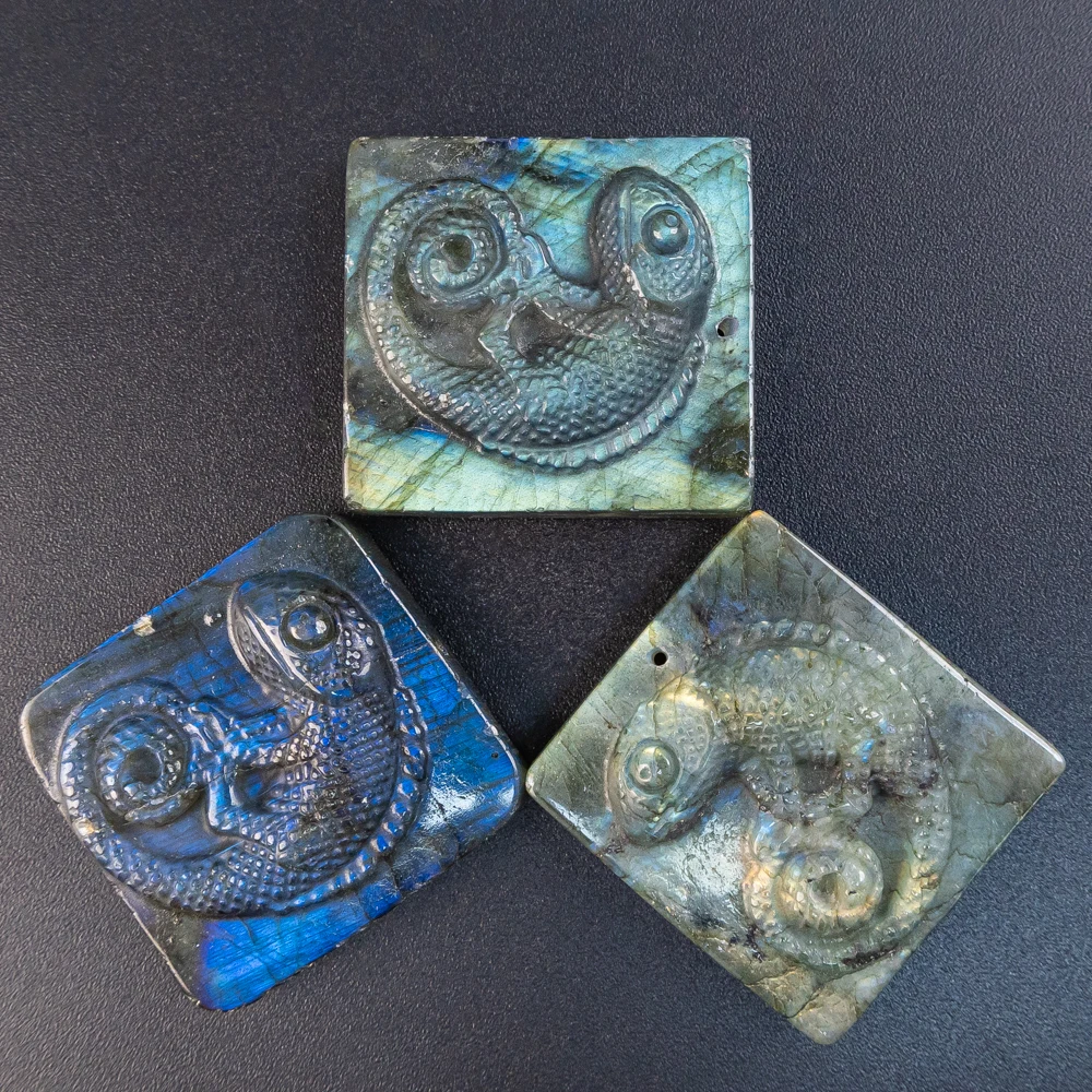 Natural Labradorite Carved Chameleon Pendants Charms with Hole Yellow Blue Flash Stone Pendant For DIY Making Necklace Jewelry