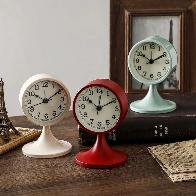 Nordic Metal round Silent Alarm Clock Vintage Creative Student Bedside Nightlight Table Clock Room Home Decor
