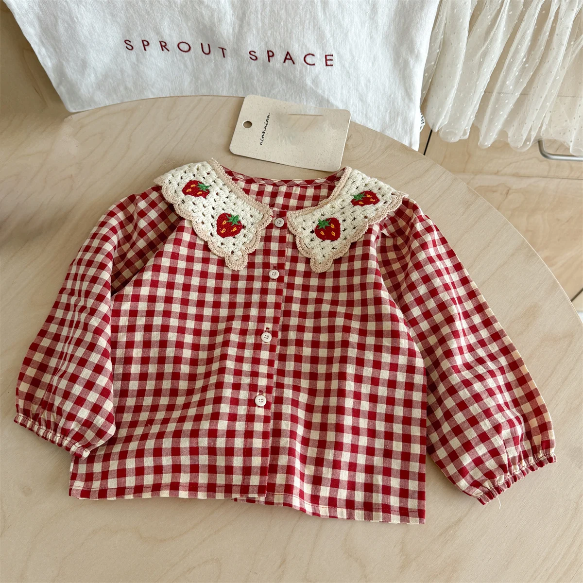 

Kids Girls Plaid Shirt Autumn New Baby Girls Strawberry Embroidered Doll Shirt Korean Children's Cotton Long Sleeve Cardigan Top