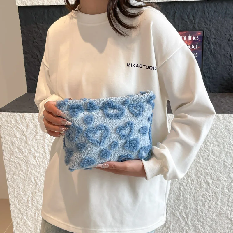 Sweet Heart Jacquard Women's Travel Clutch Storage Bag Portable Female Wash Make Up Bags Cute Ladies Soft Plush Cosmetic Bags view 3