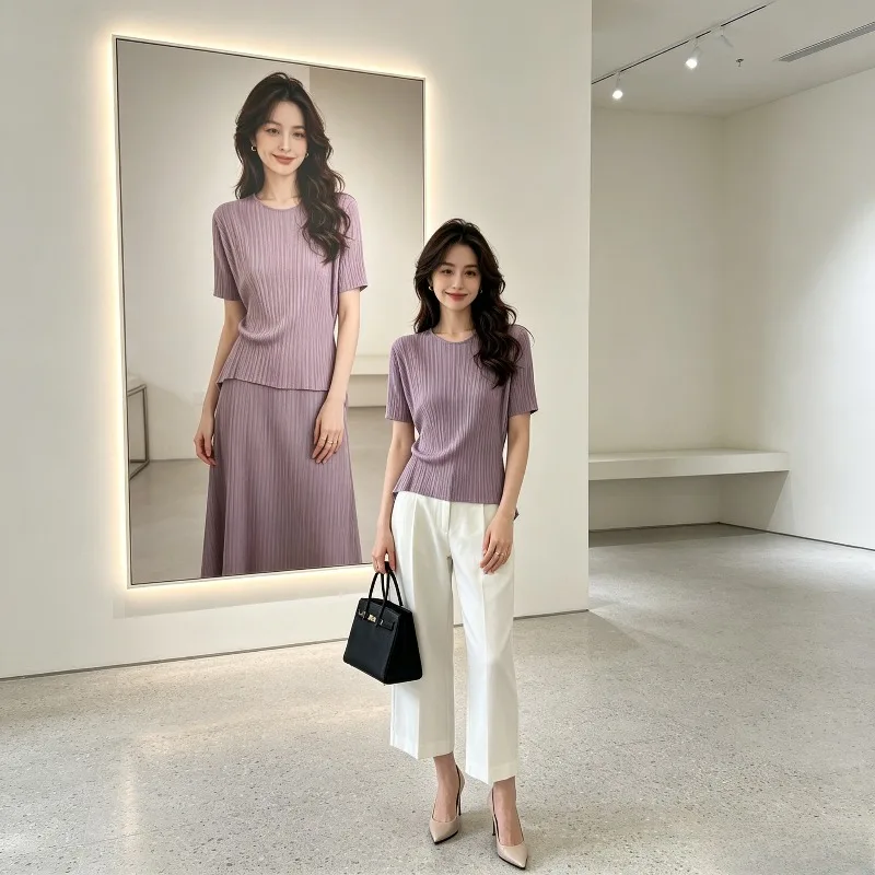 

Miyake Pleated 2026 Solid Color Pleated T-Shirt for Women Summer Round Neck Waist-Tight Loose Short Sleeve Versatile Top Pleat