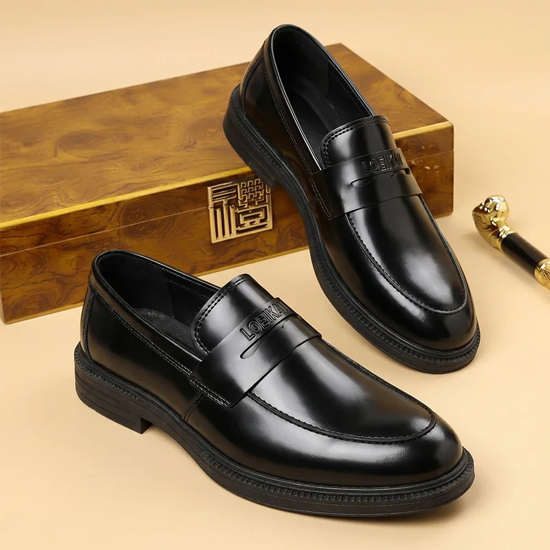 Herren Slip-On Loafer aus glattem PU-Leder, formelle Anzugschuhe mit rutschfester Sohle für Geschäft, Büro, Hochzeit und täglichen Pendelverkehr. – Detail 7