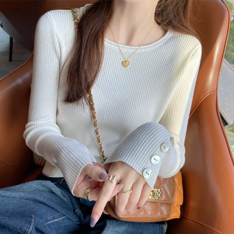 

Вязаный свитер с длинными рукавами для женщин, осенне-зимний новый белый свитер с внутренним слоем, топ уникального и отличительного дизайна