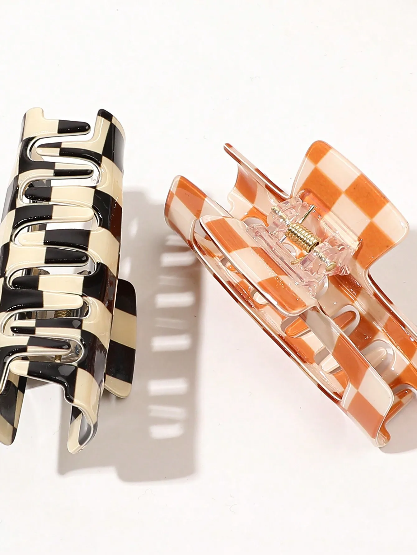 2 Stück schwarz orange karierte Haarklammern, mittlere Kieferklammer, Y2K-Haarspangen für Frauen, starker Halt, Haarklemme, Haar-Accessoires – Detail 3
