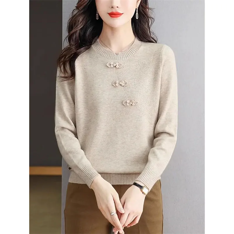 Mother Bottoming Shirt Large Size Pullover Female Knitwear Chinese Sweater Women\'s 2024 Spring Autumn Winter New Coat Buckle Top