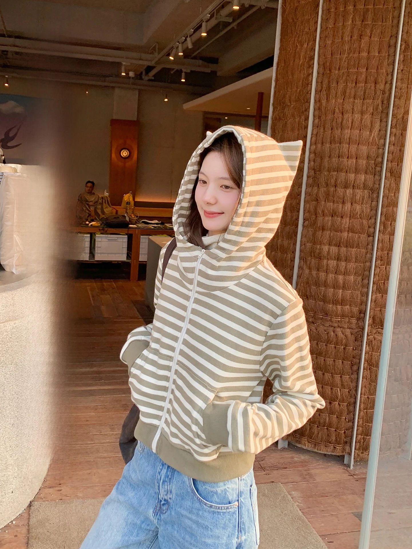 

Sweet Devil Hooded Striped Sweatirt Women's Spring 2026 New Sle Comfortable Loose Fit Cotton Long Sve Zipper Cardigan