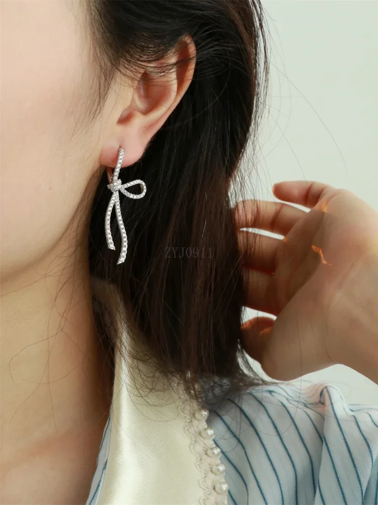 مشبك أذن على شكل فيونكة ماسية كاملة، نوع متكامل بدون مشبك أذن مثقوب، أقراط فاخرة خفيفة بمزاج