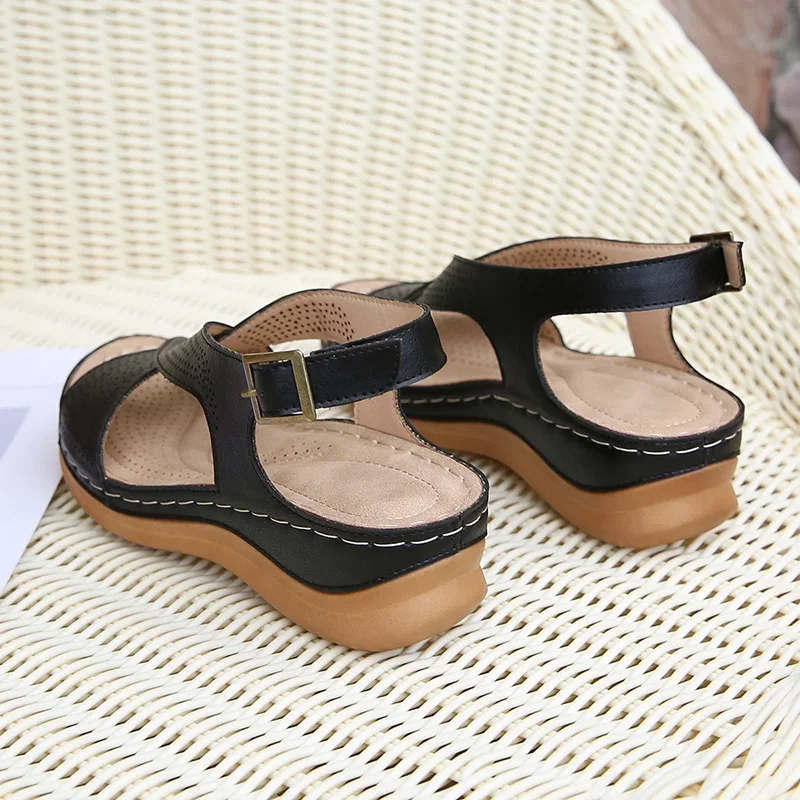 Sandal Kasual Musim Panas Luar Ruangan Gesper Platform Sandal Wedges Wanita 2023 untuk Wanita Sepatu Sandal Wanita Sandal Wanita