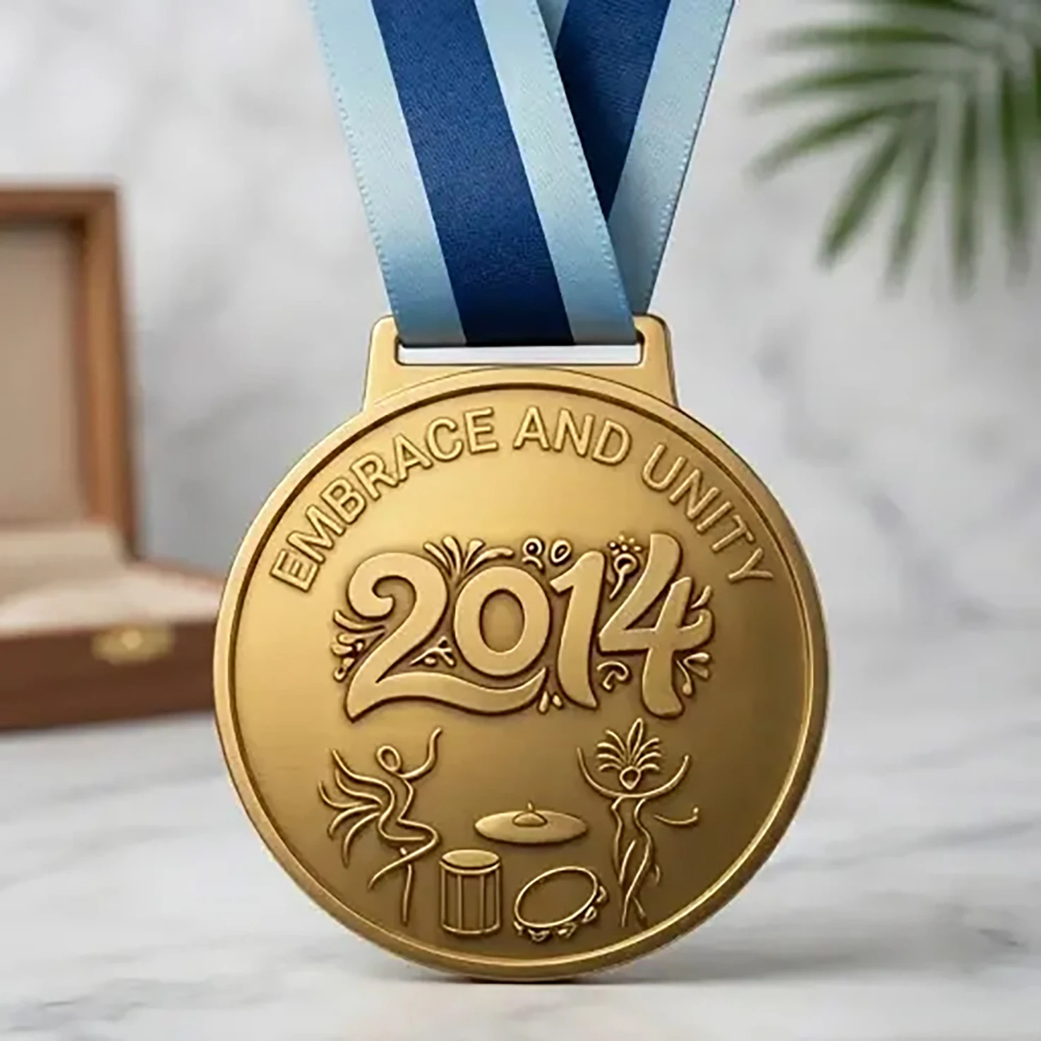 

2014 Vintage Football Award Medal with Ribbon Fan Souvenir Collection