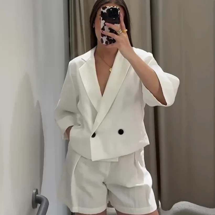 KONDALA-Conjunto blanco de viaje para mujer, chaqueta con doble botonadura, pantalones cortos con cinturón, moda de verano y otoño, conjunto de pantalones cortos informales para oficina para mujer 2025