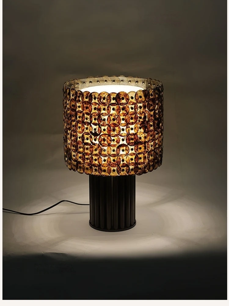 Wabi Sabi Shell Table Lamp Retro Luxury Handmade Round Shell Shade Desk Lamp Bedroom Living Room Hotel Decor Night Light