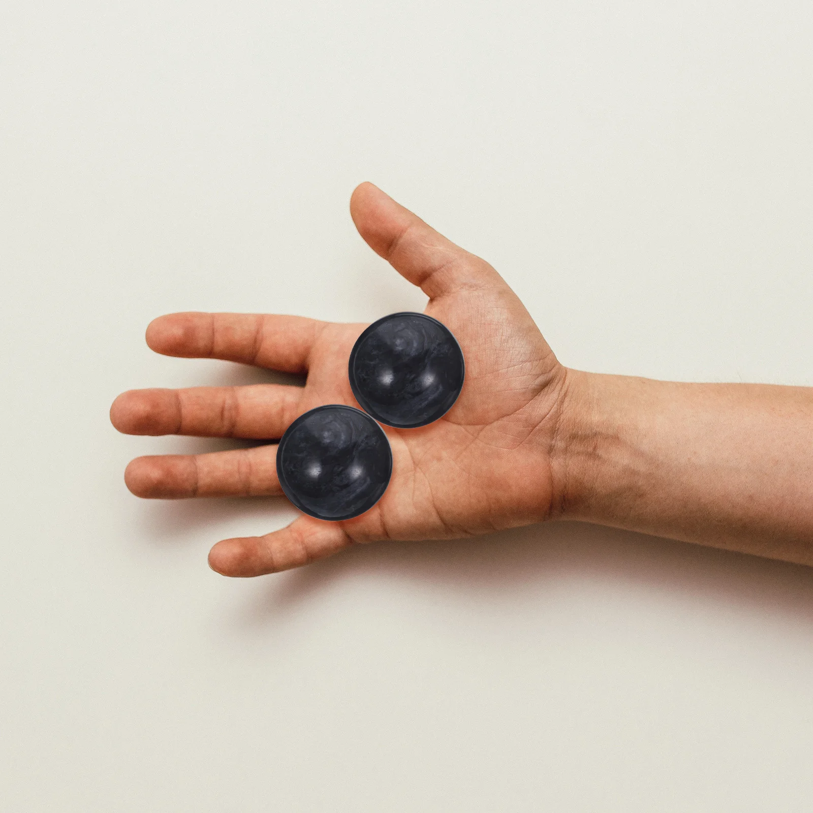 2pcs Baoding Balls Chinese Hand Therapys Jade Hand Exercise Balls Health Exercise Massage Balls Hand Massager Random Color