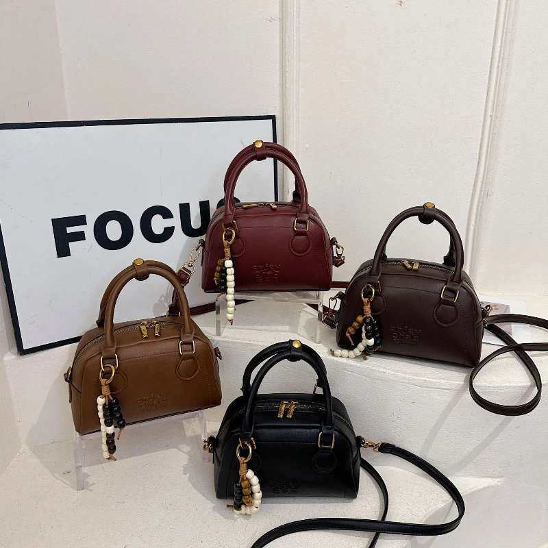 

2025 New! Women's Niche High-End Retro Handbag - Stylish Versatile Wristlet/Shoulder/Crossbody Bag