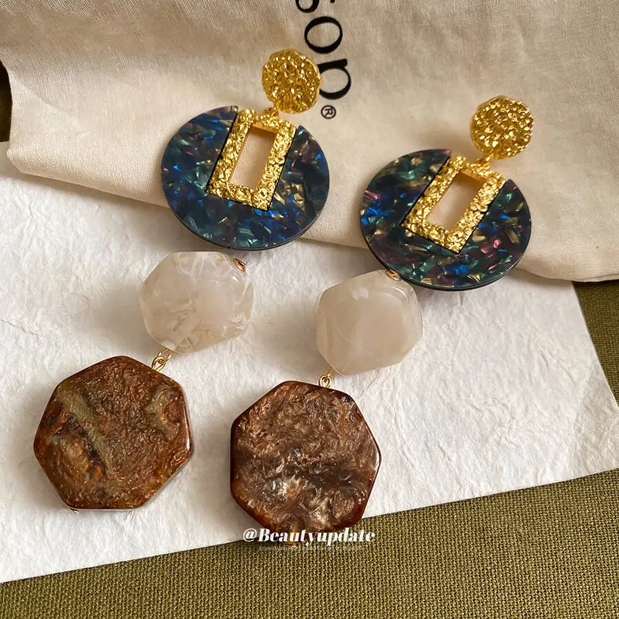 European American Resin Pendant Earrings Stylish Unique With Bold Extravagant Design Offering A Touch Of Luxury