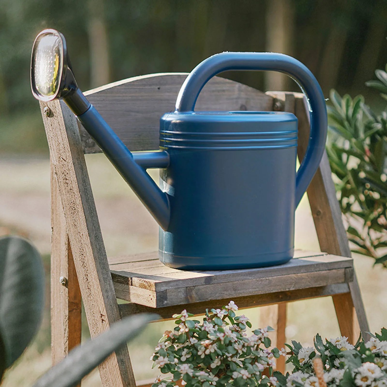 8L Plastic Household Watering Can Large Capacity Long Spout Thickened Planting Bottle for Garden Plant Watering Can Watering Can