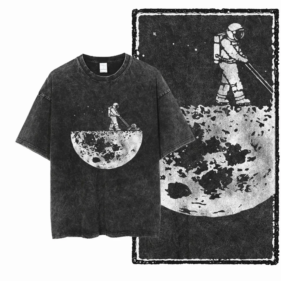 

New Vintage Washed Astronaut Mowing Moon Graphic Men T Shirt Oversized Black T-Shirt Worn-in Retro Casual Streetwear Tee