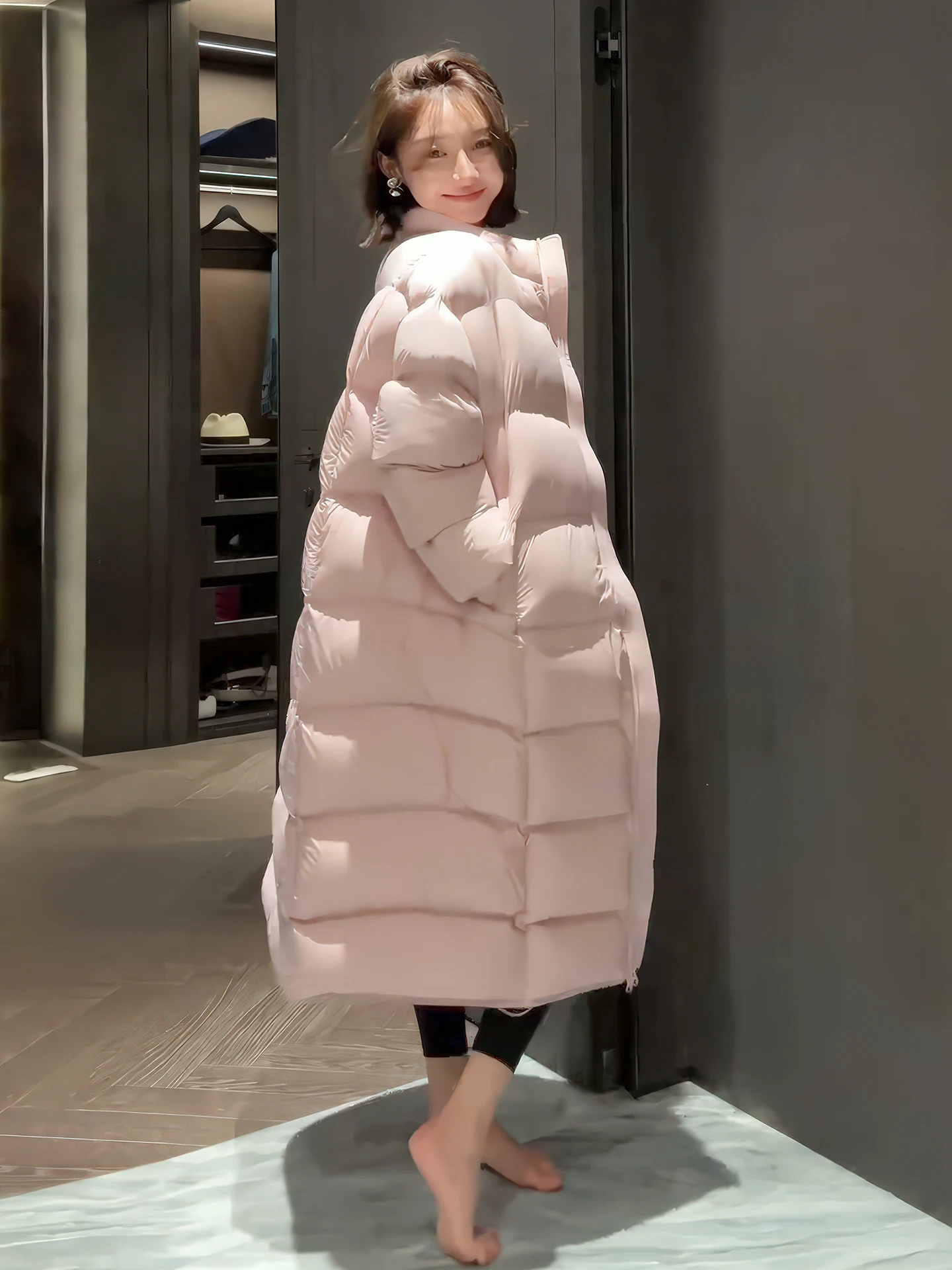 

Корейская женская удлиненная пуховая куртка с воротником-стойкой, свободного кроя, новая модная модель 2025 года, зимняя верхняя одежда