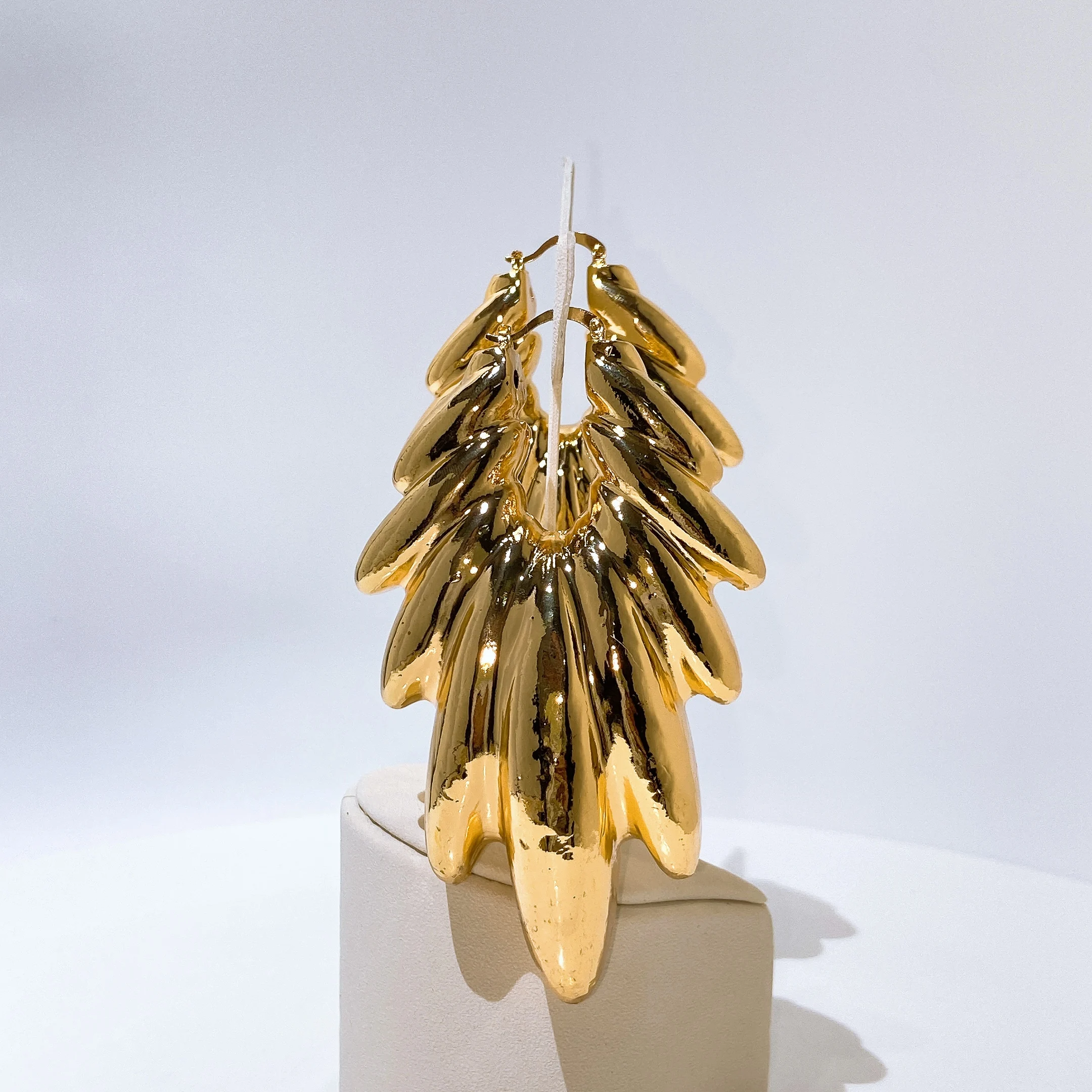 Gold Plated Irregular Petal Dangle Earrings Chunky Hammered Wing Drop Statement Earrings Vintage Luxury Ear Jewelry Gift Women