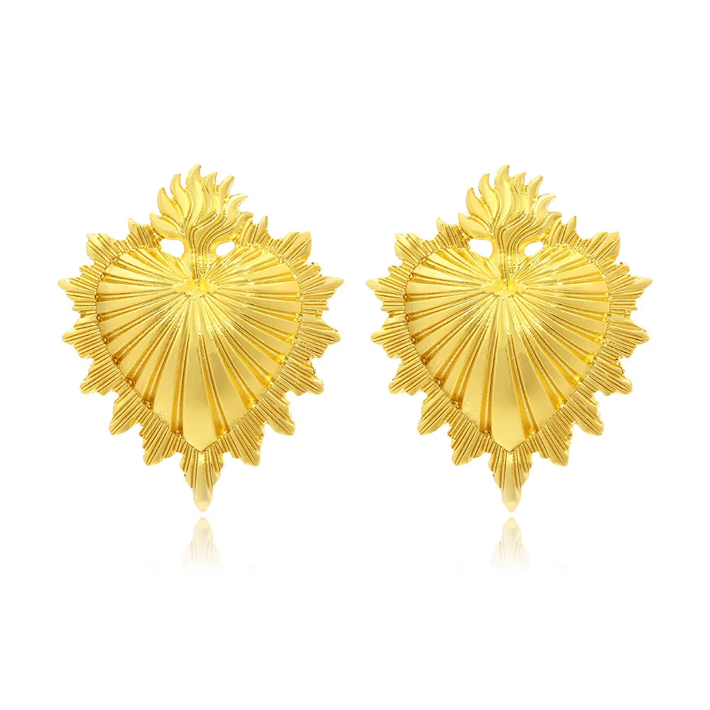 Exaggerated heavy industry alloy texture love earrings retro striped texture heart stud earrings accessories women