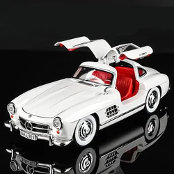 1:24 Benzs 300SL Alloy Car Model Diecast Metal Classic Vehicle Car Model Simulation Sound and Light Collection Children Toy Gift