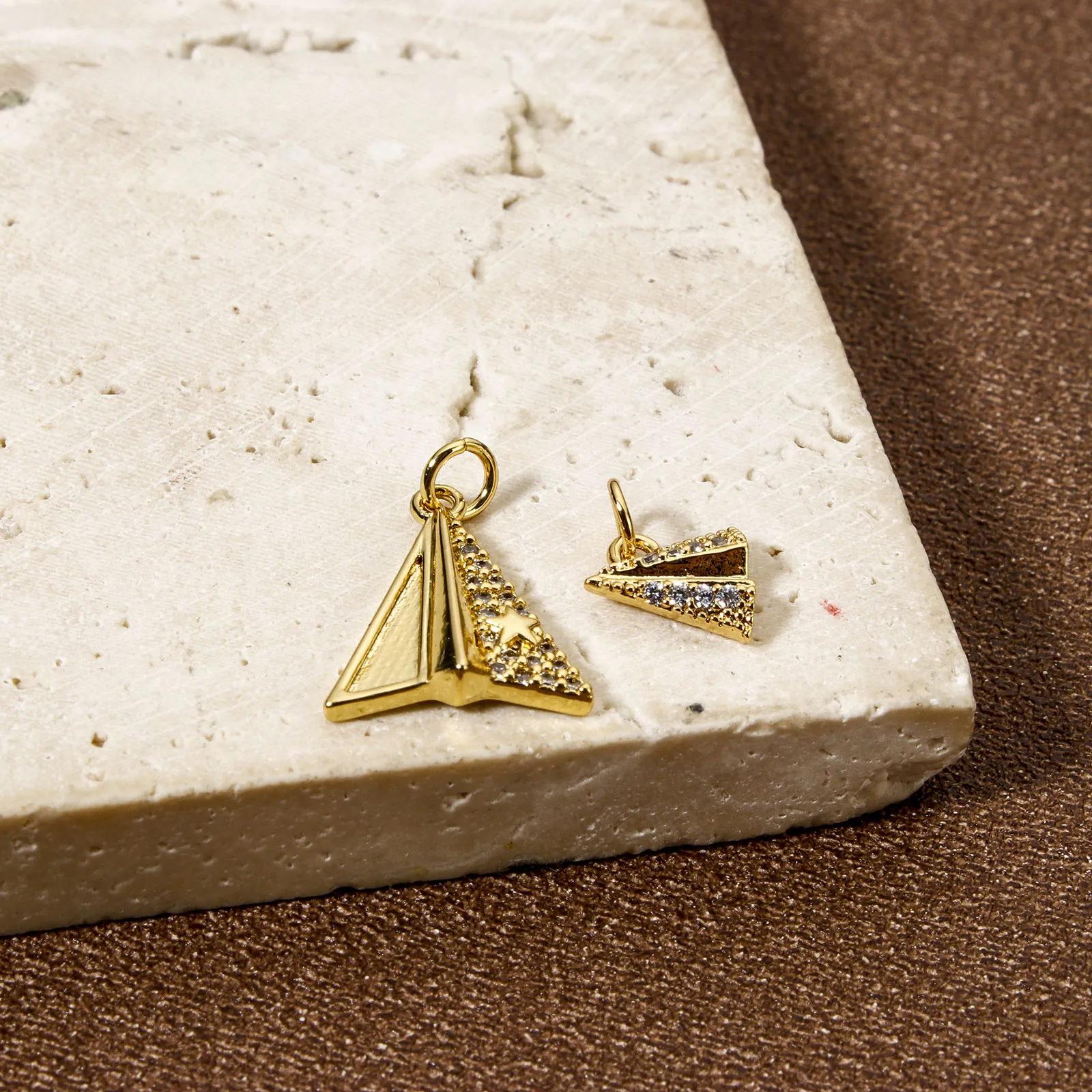 2pcs New Style Brass Charms 18K Gold Plated Origami Airplane Micro Pave Clear Cubic Zirconia Pendant DIY Jewelry Making Findings