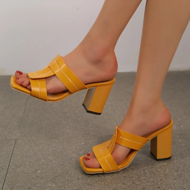 2024 Women's Summer New Fashion Open Toe Solid Color Women's Slippers Casual Leather Square Heel Beach Party Women's High Heels