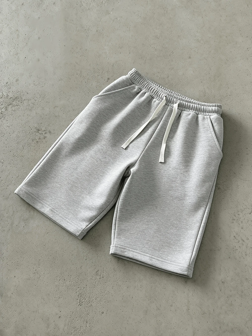 

Мужские повседневные спортивные шорты без складок с простым дизайном карманов, эластичным поясом на шнурке, подходят для бега