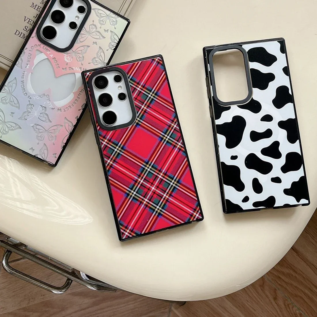 

Red Plaid MagSafe Acrylic Black Border Magnetic Phone Case for Samsung Galaxy S22U S23 Ultra S24 Ultra Cover Protective Shell