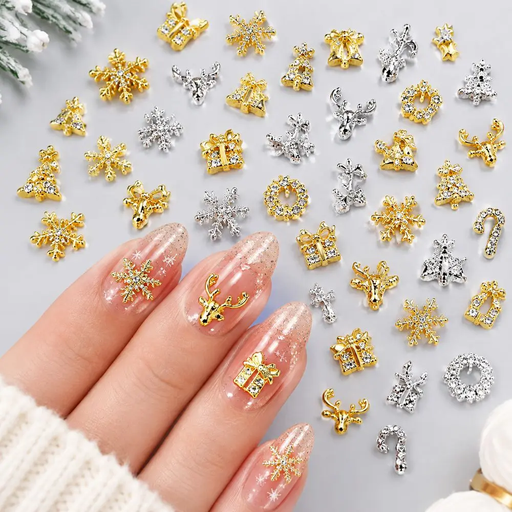 50Pcs Fine Crafted Nail Alloy Charms Exquisite Stocking Gift Box Star Reindeer for Christmas Salon Home Manicure Set