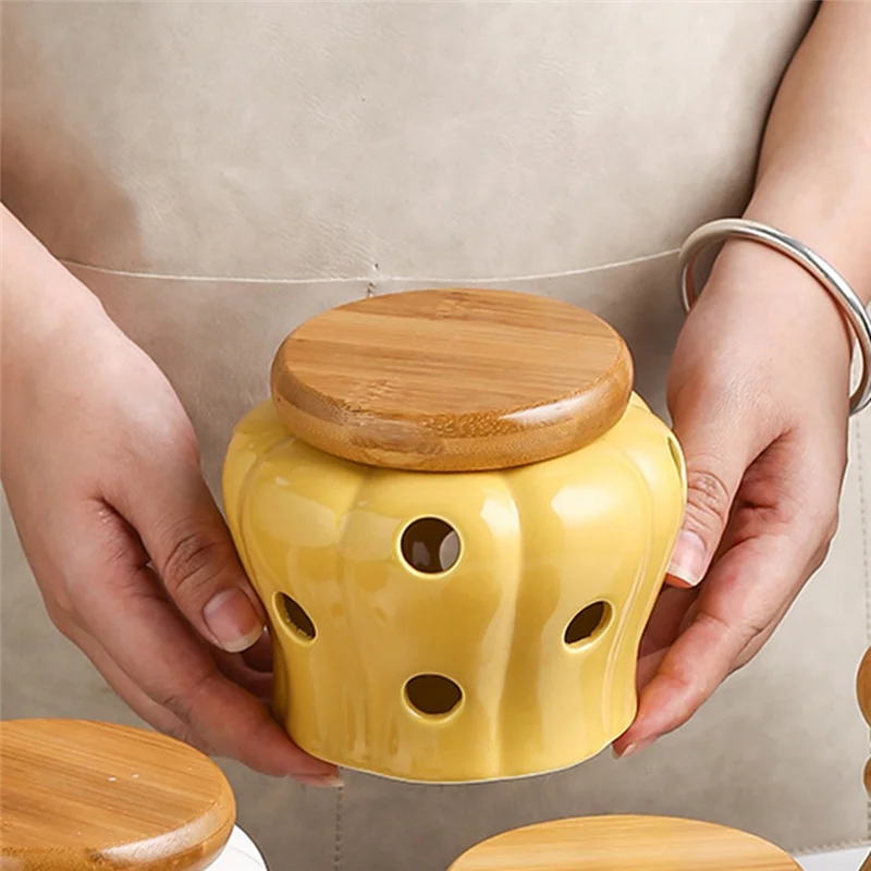 

A29M- Garlic Storage Jar With Lid Hollow Openwork Garlic Head Ginger Chili Pepper Storage Jars Candle Lampshade