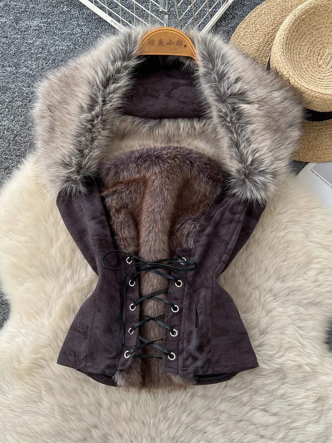 Pure Desire Spicy Girl Style Women's Slim Fit Hanging Neck Vest Top with Fur Collar Outerwear Belted Casual Workwear